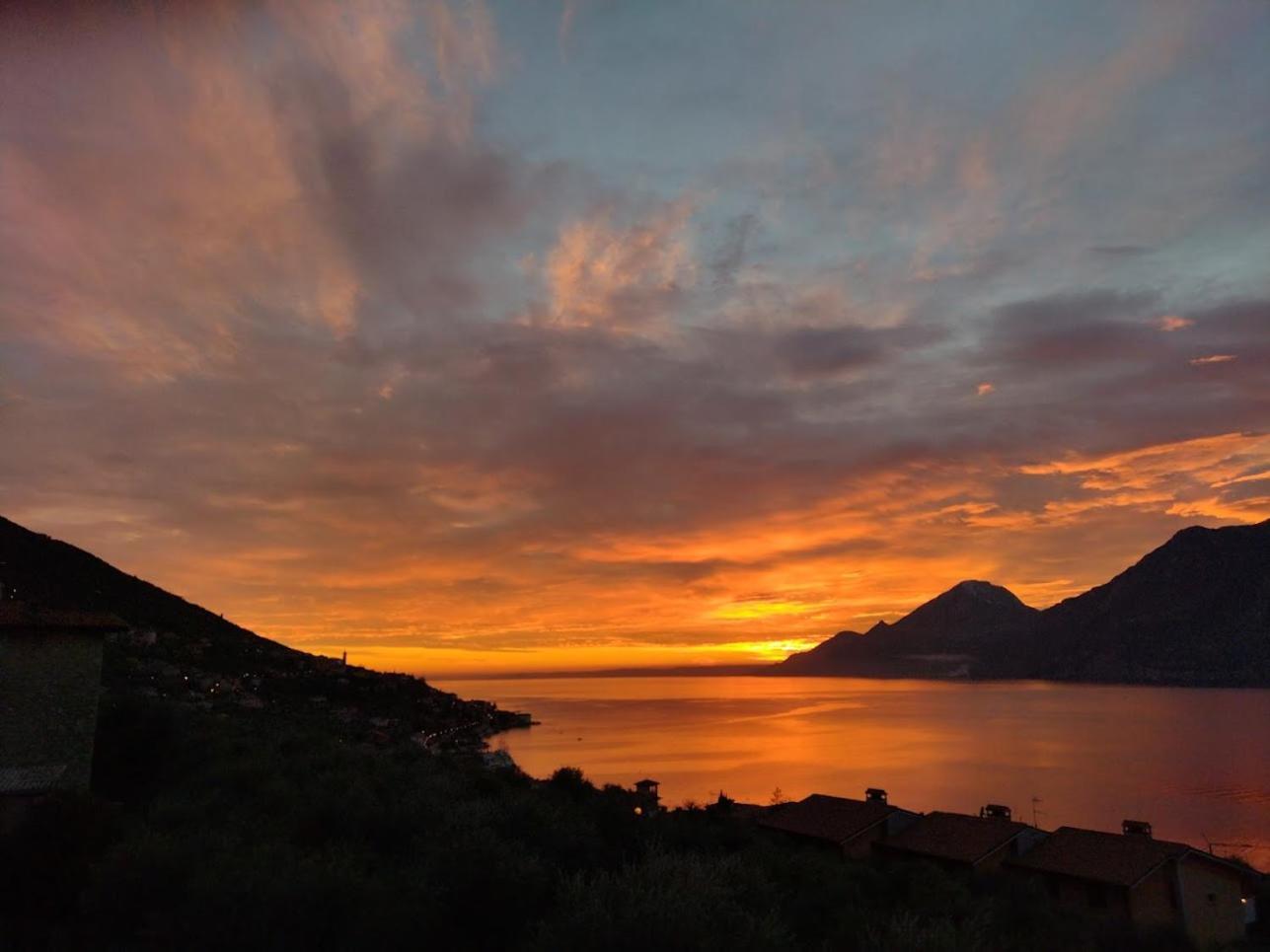Appartamenti Casa Nina, Lago,Montagne, Uliveti Бренцоне-суль-Гарда Экстерьер фото