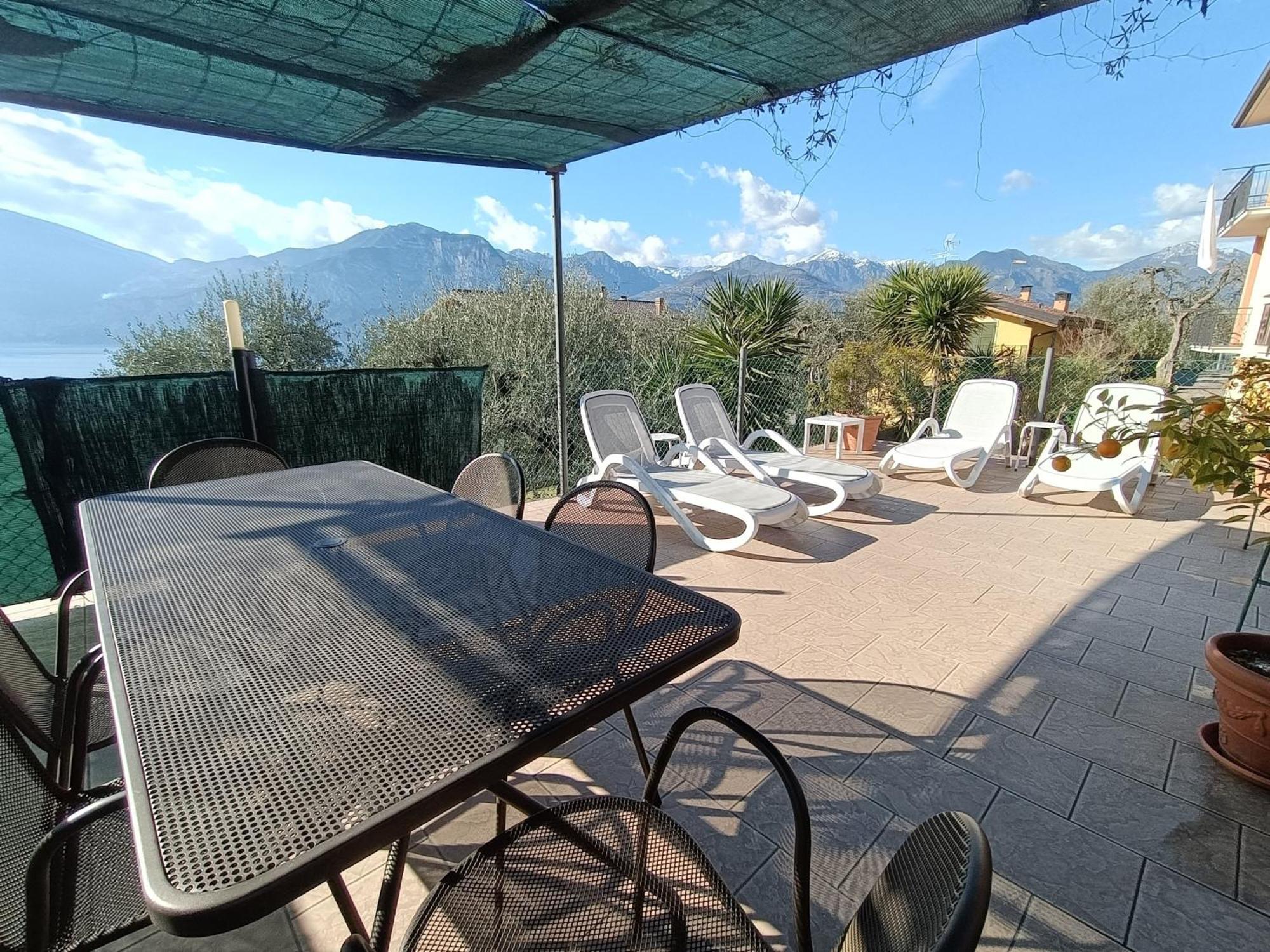 Appartamenti Casa Nina, Lago,Montagne, Uliveti Бренцоне-суль-Гарда Экстерьер фото