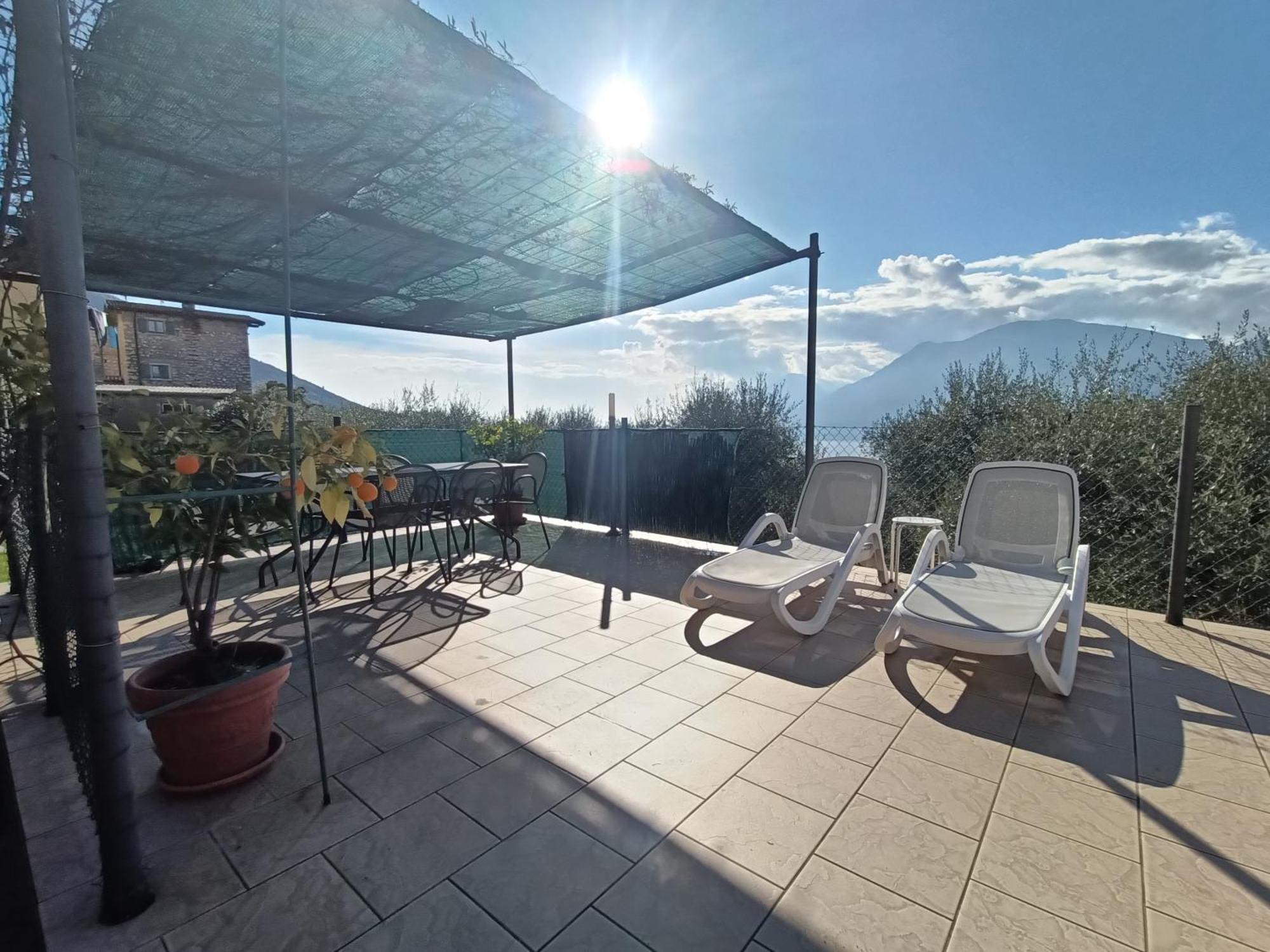 Appartamenti Casa Nina, Lago,Montagne, Uliveti Бренцоне-суль-Гарда Экстерьер фото